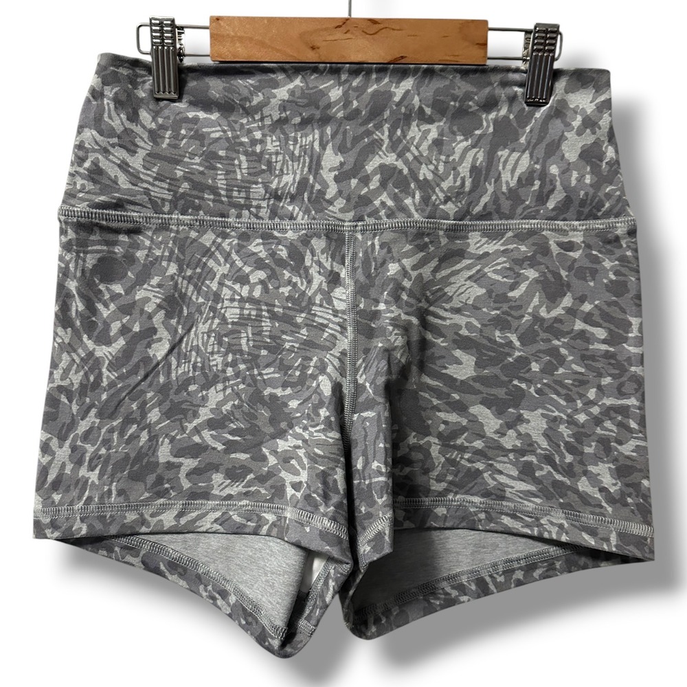 Fleo Women's Grey Abstract Camo High Rise Athletic Spandex Shorts M Activewear
